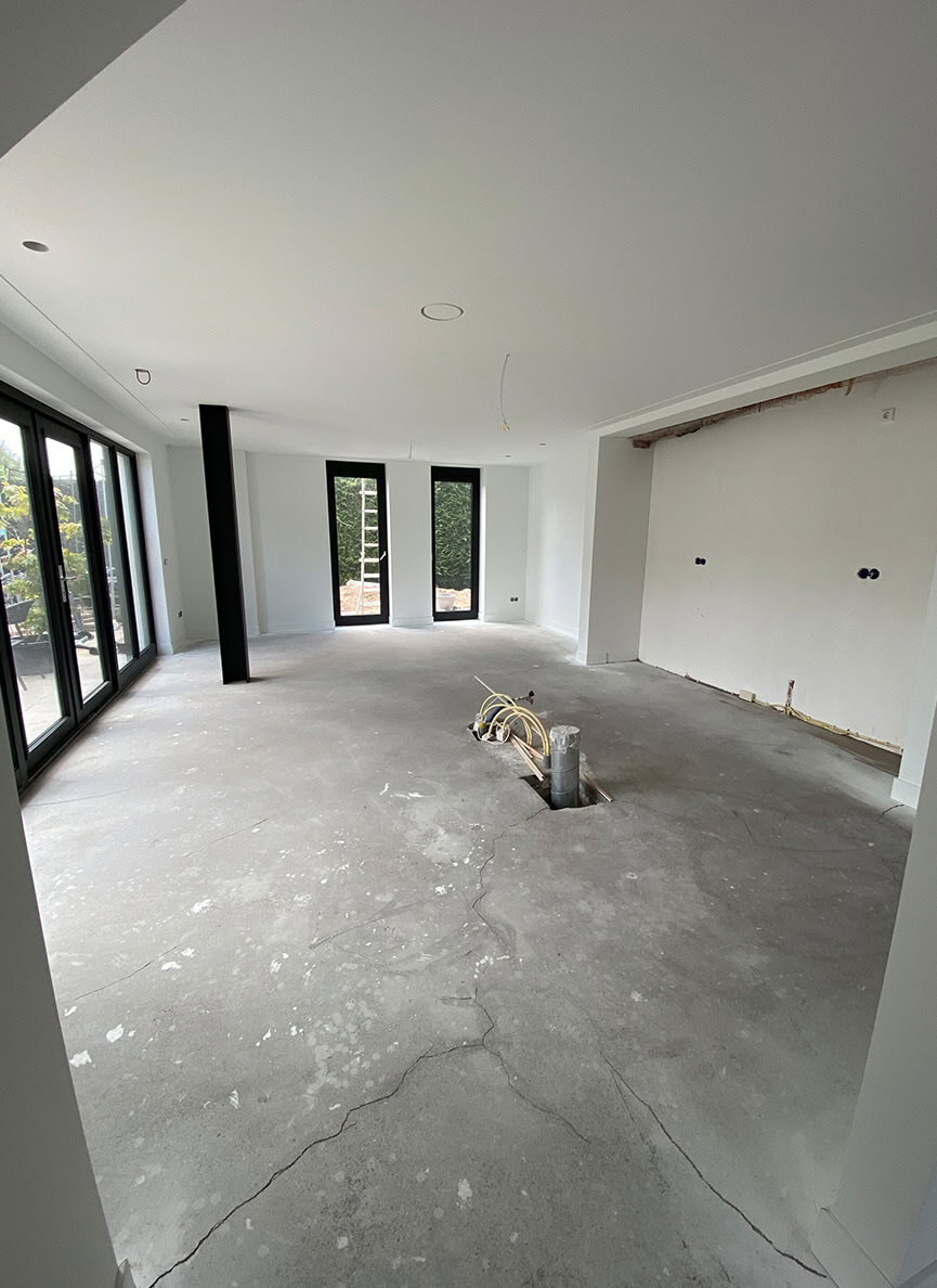 Foto 7 Opgeknapte Boederij Strak Gestuct Platte Plint Bosch Stucadoors Villa afwerking airless matte muurverf Nijmegen Kerkenbos Stucwerken