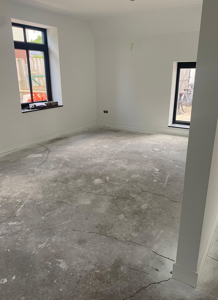 Foto 9 Opgeknapte Boederij Strak Gestuct Platte Plint Bosch Stucadoors Villa afwerking airless matte muurverf Nijmegen Kerkenbos Stucwerken